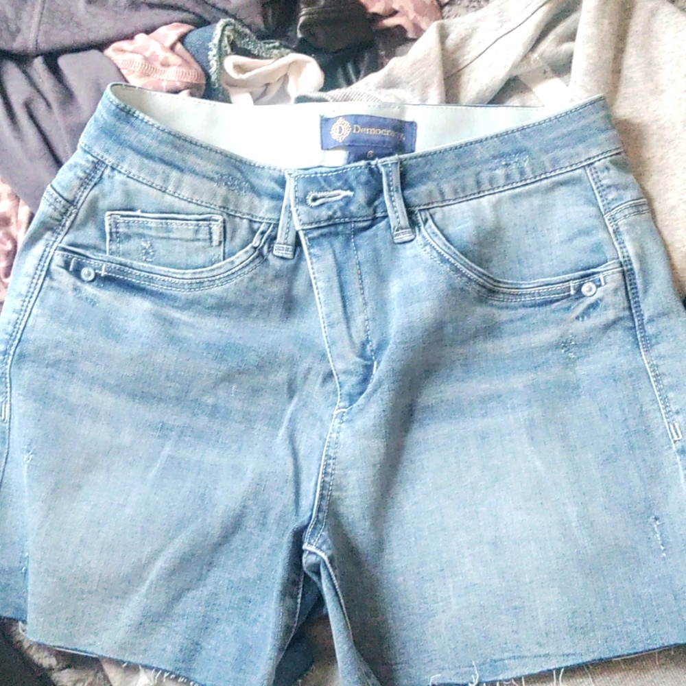 Democracy mom Jean shorts